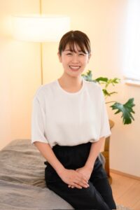 横浜・鶴見の自宅サロンirokaで、スウェディッシュマッサージとパーソナルカラー・骨格・顔タイプ診断を行うエステティシャン兼イメージコンサルタント